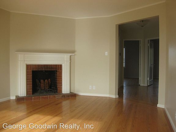 4th image of 3026 Pacheco St