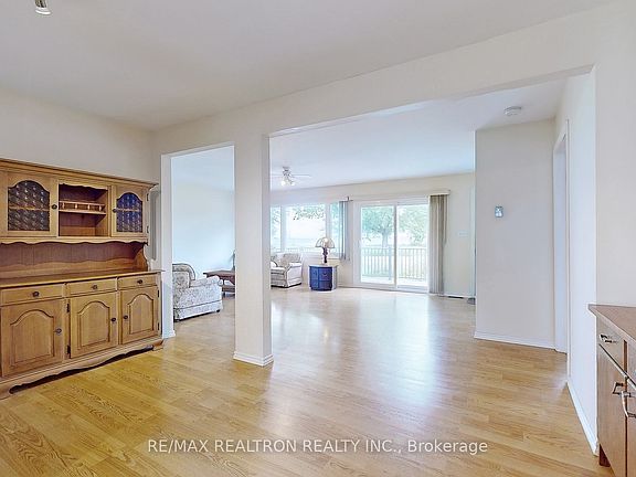 5th image of 157 Woodfield Dr