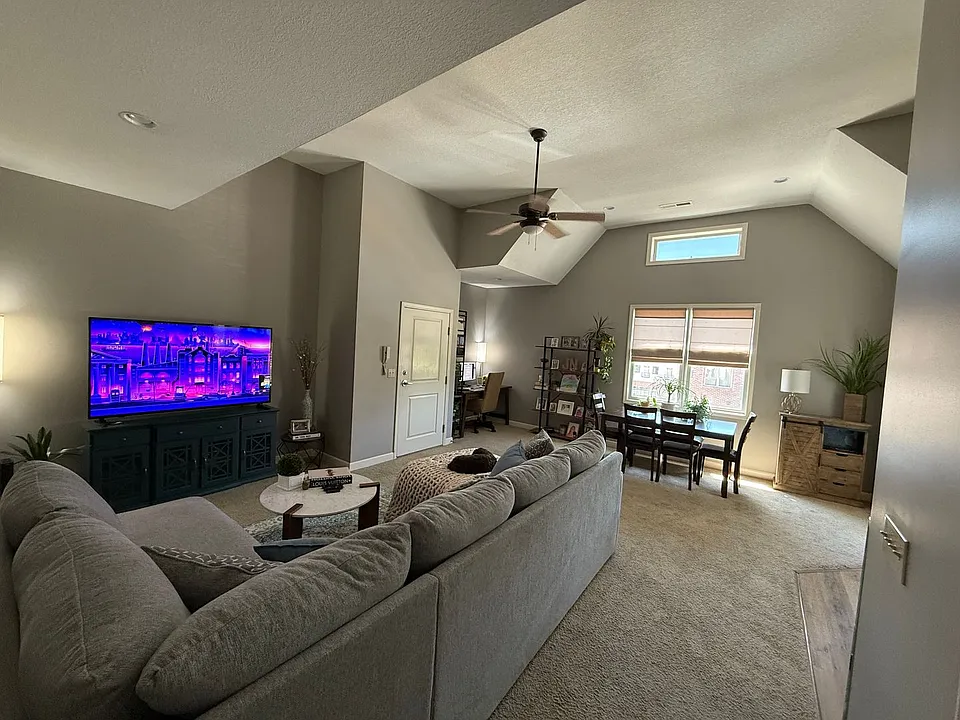 2100 Cherry Hill Dr