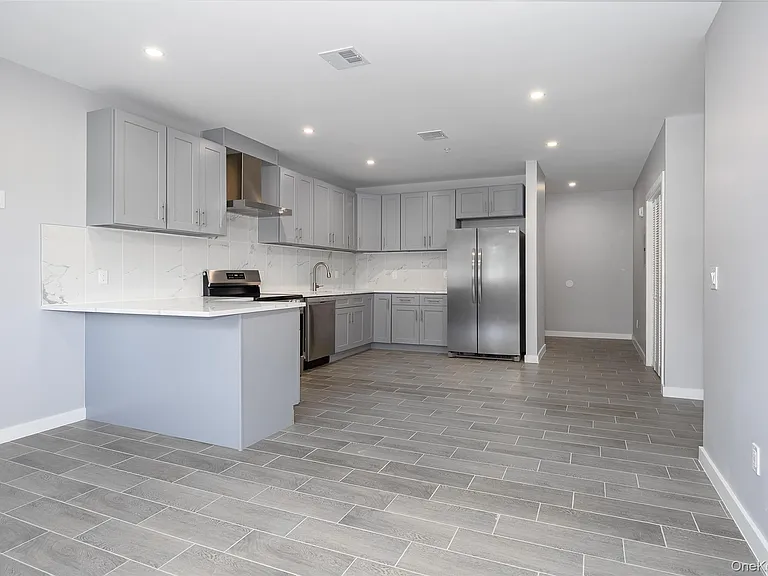 126 Innis Ave #2-3 — Photo 3