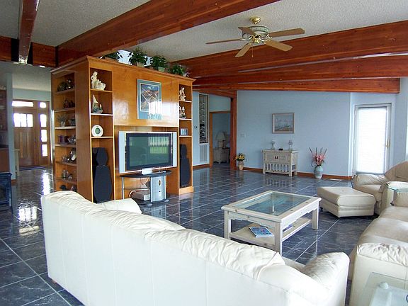3rd image of 119 Hughes Ln