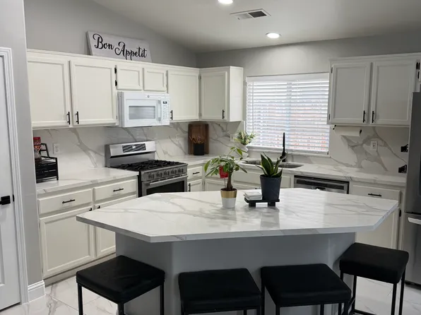 11017 Tipperary Dr, Bakersfield, CA 93311