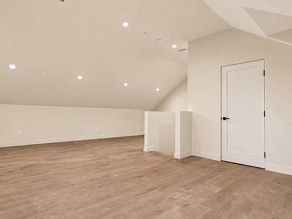 5th image of 4819 Genesta Ave #1/2