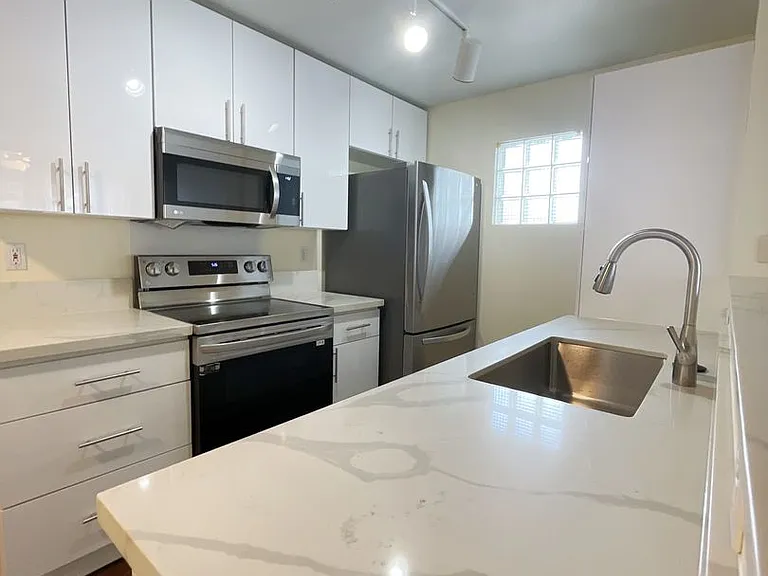 91-1203 Kaneana St #B — Photo 1