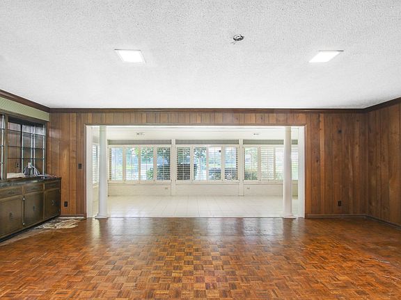 525 Lake Rd Int - WebSized-1