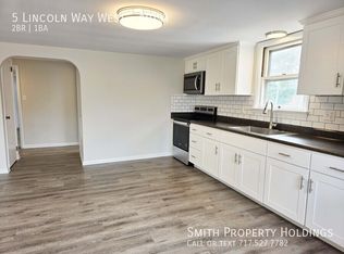 5 Lincoln Way W APT A, New Oxford, PA 17350