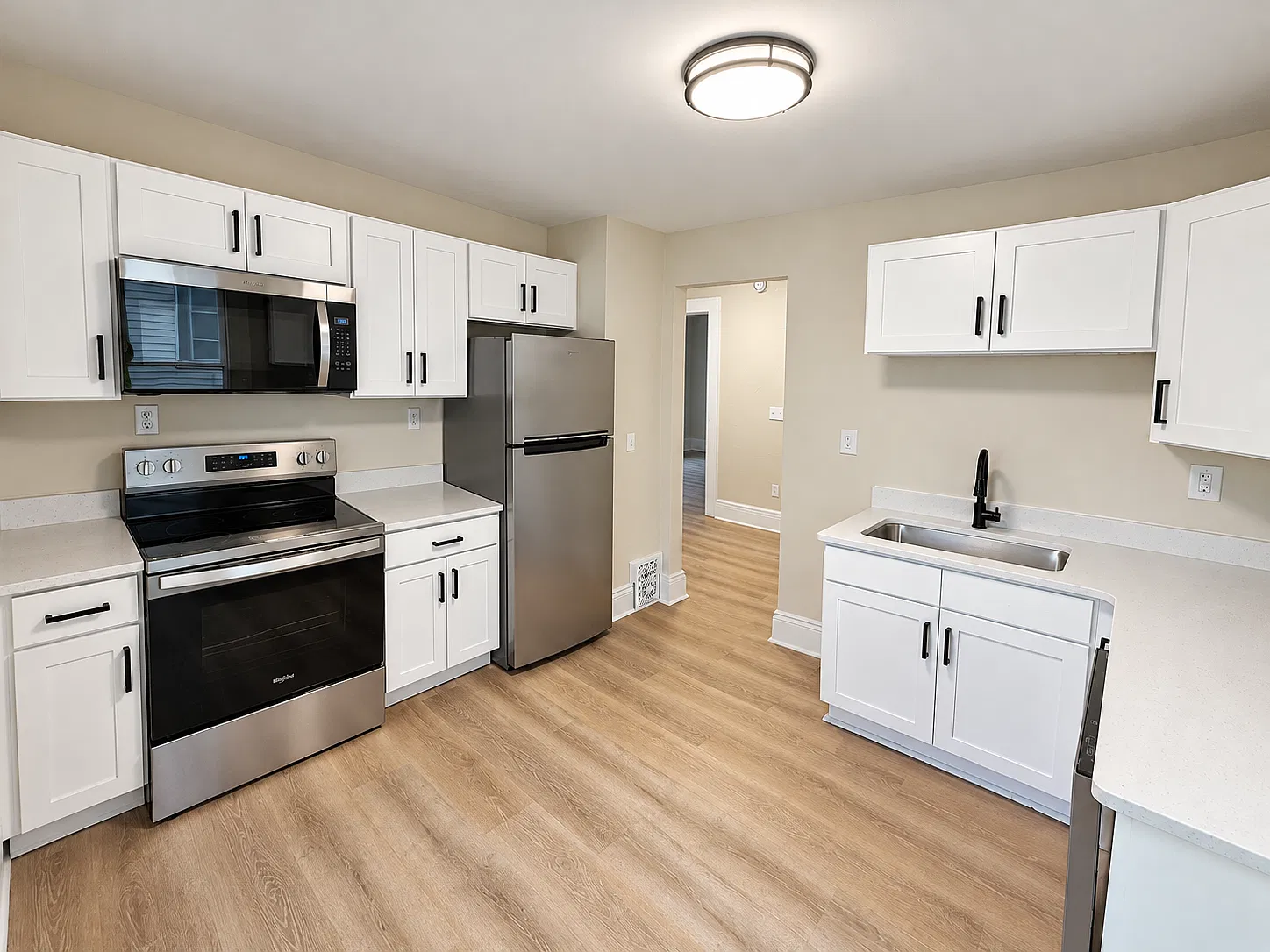 3 bed, 1200 sqft, $1,700 — Photo 1