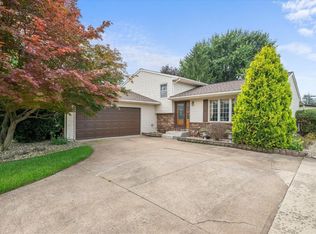317 Linden Way Dr, Sandusky, OH 44870