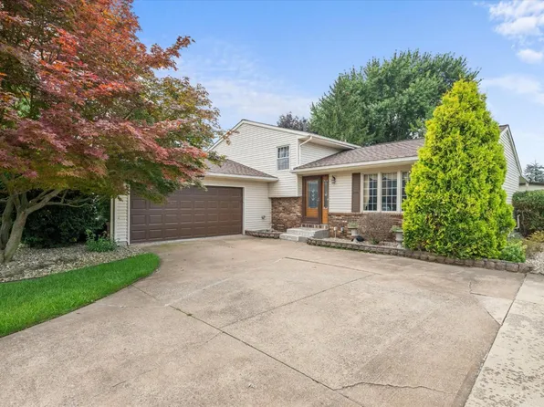 317 Linden Way Dr, Sandusky, OH 44870