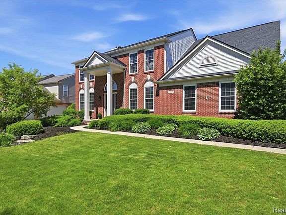 2nd image of 48606 Greenwich Cir