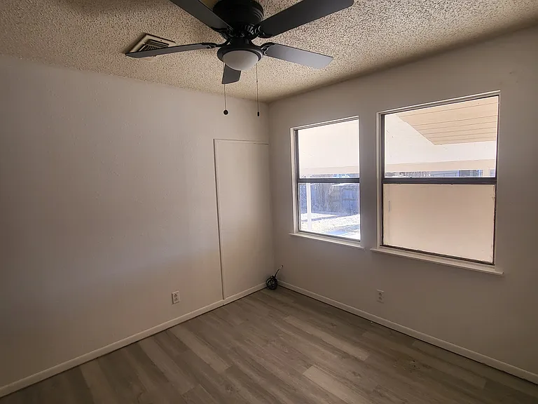 1201 Estancia Ave — Photo 16