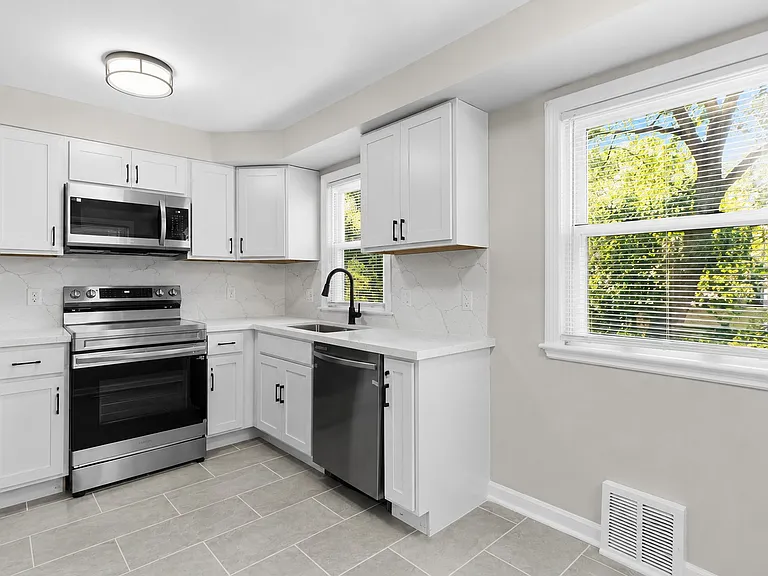 1500 Brainard Rd — Photo 8
