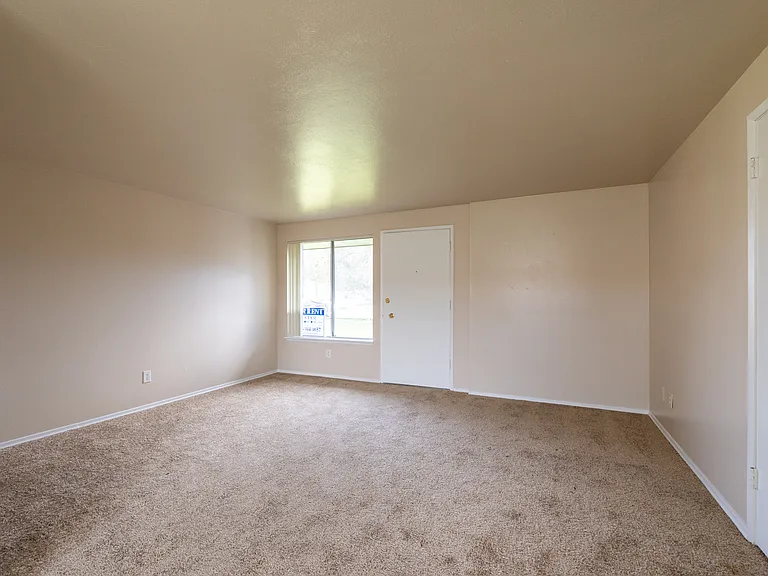 10922 Freiday St SW #C — Photo 2