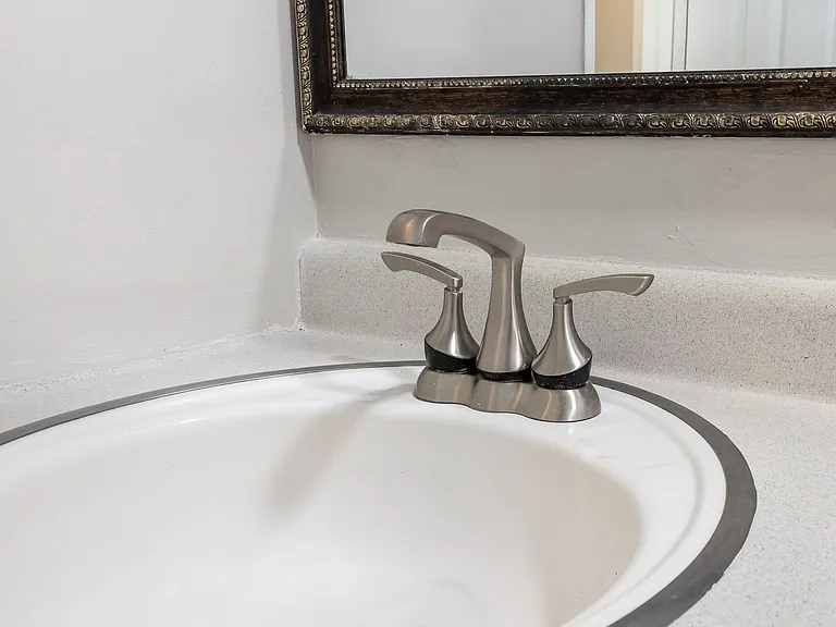 Royal Oaks Apartment Homes — Photo 8