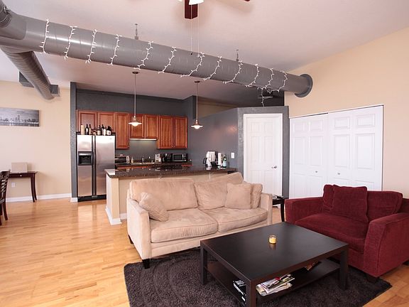 3rd image of 277 North Broadway