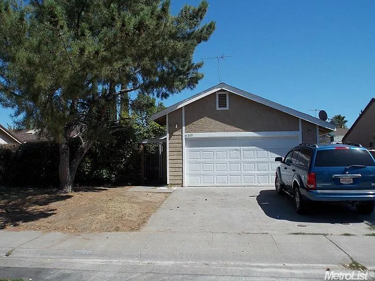 7679 Meadowstone Dr photo 1