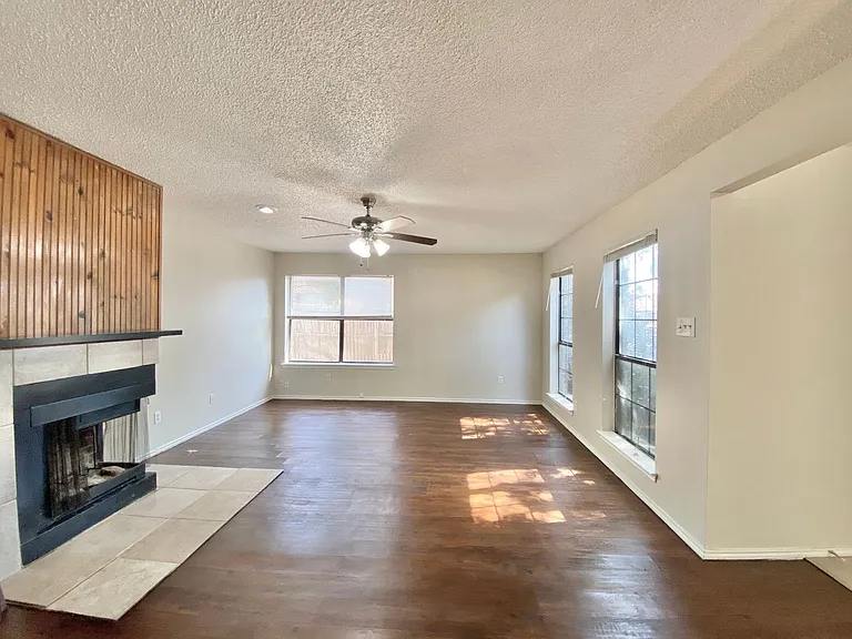 2202 Prairie Creek Trl — Photo 11