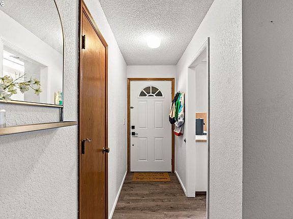 4th image of 1590 Scandia St