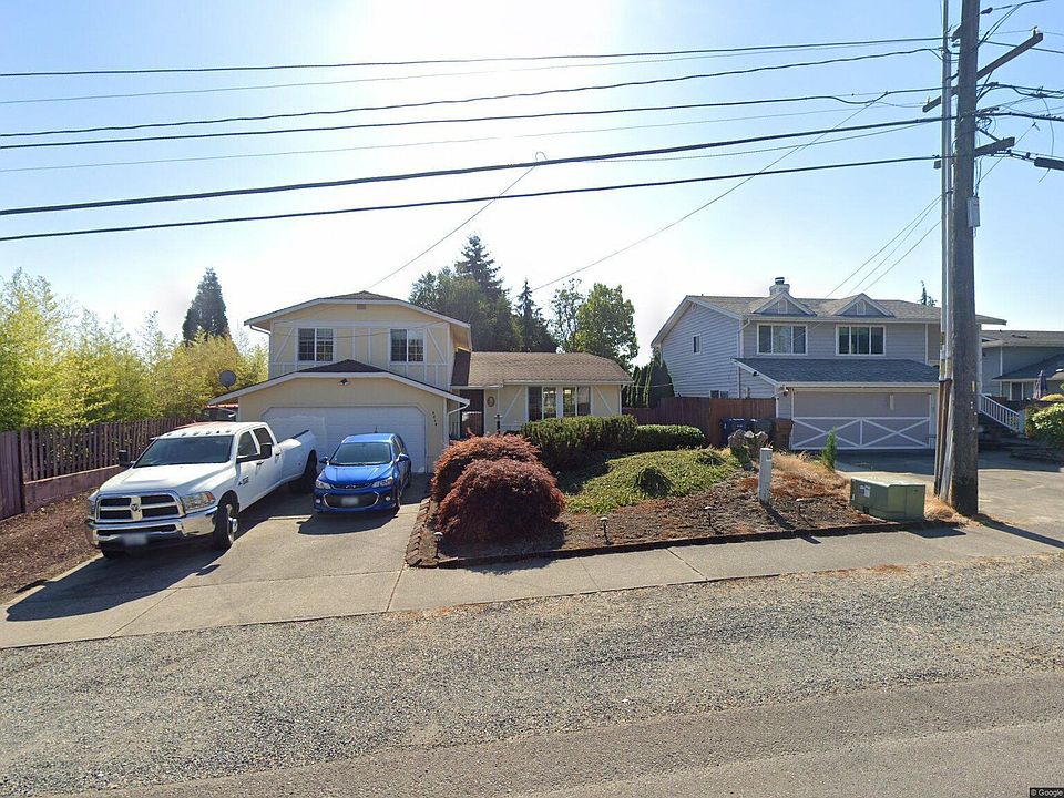 1st image of 4414 33rd St NE