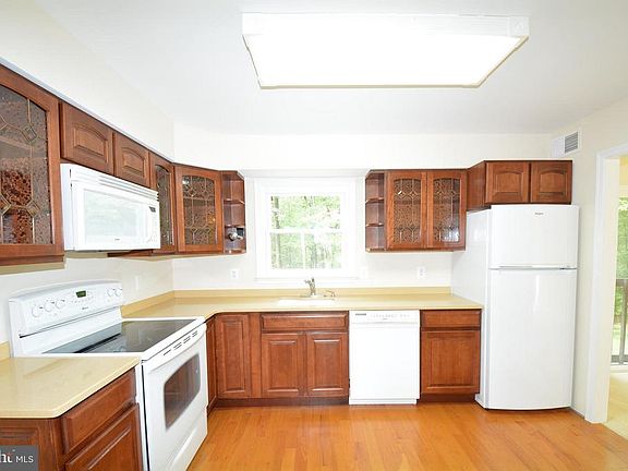 4th image of 9006 Grovers Theater Ct