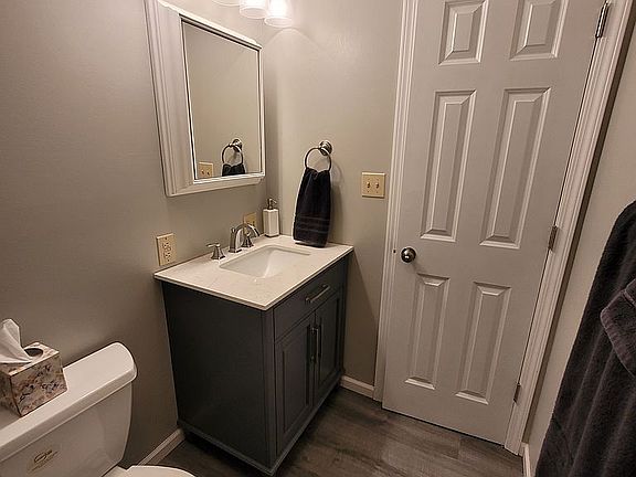 Upstairs bathroom 