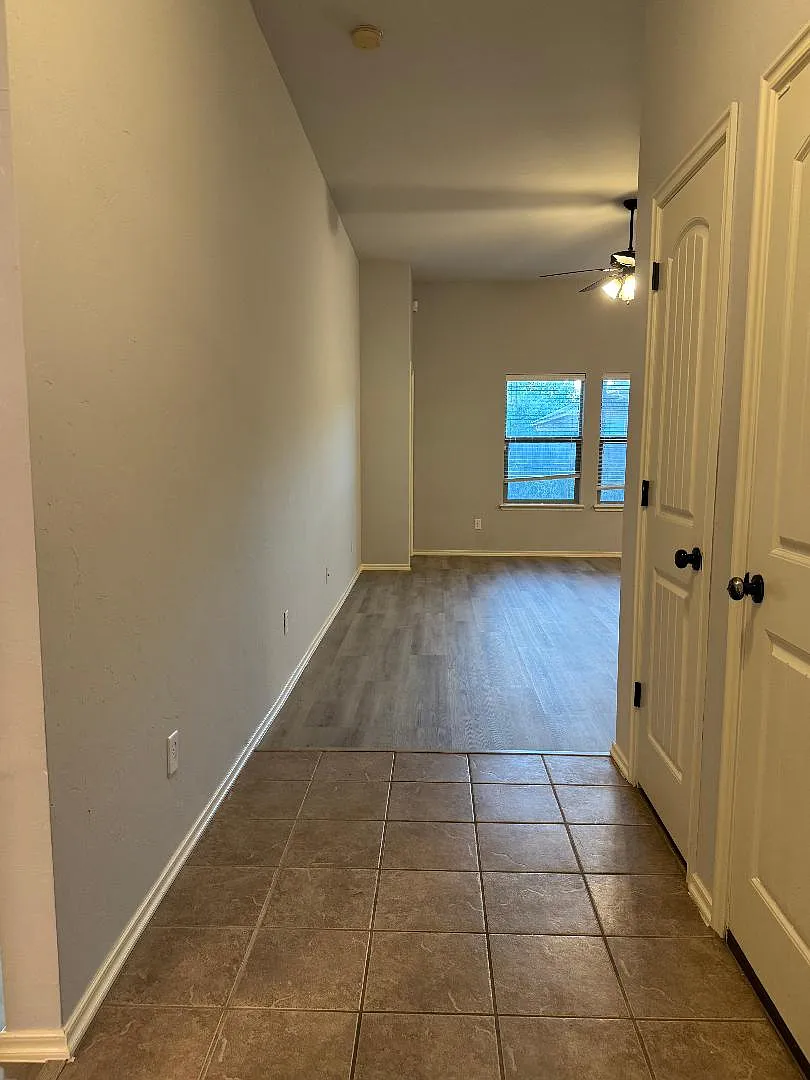 3 bed, 1259 sqft, $1,650 — Photo 4