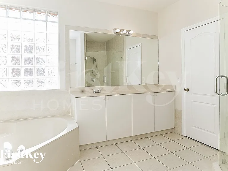 1246 SW 146th Ct — Photo 10