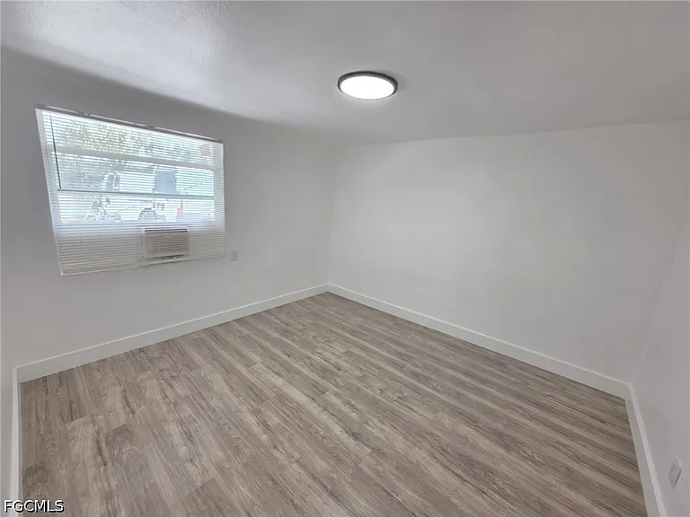 420 Fairfax Dr #1 — Photo 3
