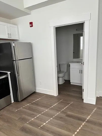 Perrine Court Apartments — Photo 31