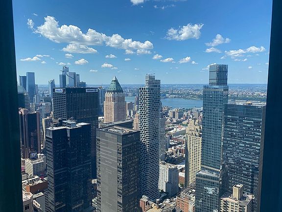 4th image of 150 W 56th St APT 3610