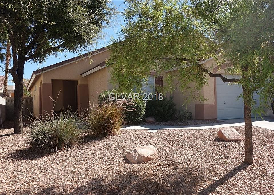1st image of 576 Estancia Ct