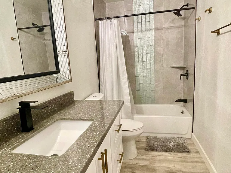 9040 E Winchcomb Dr — Photo 8