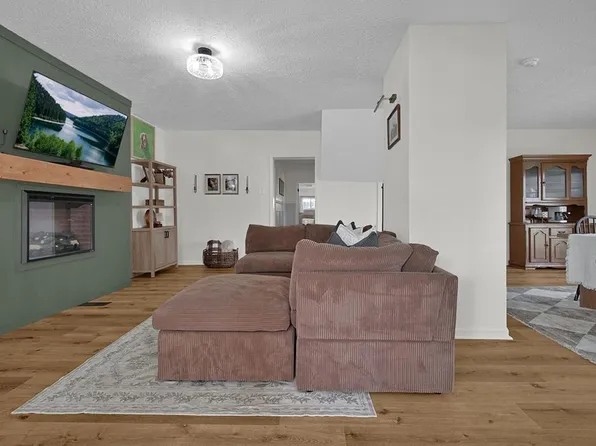 220 Barnes Ave, Circleville, OH 43113