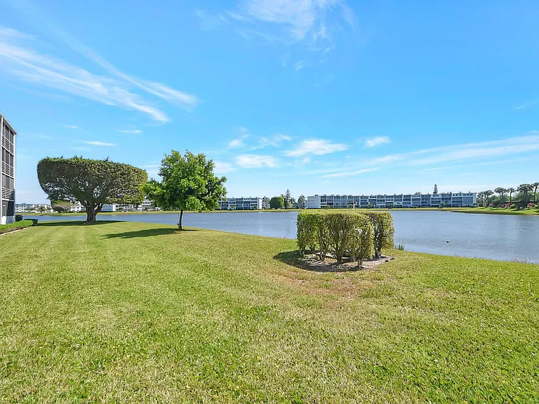4015 Cornwall Dr #A — Photo 33