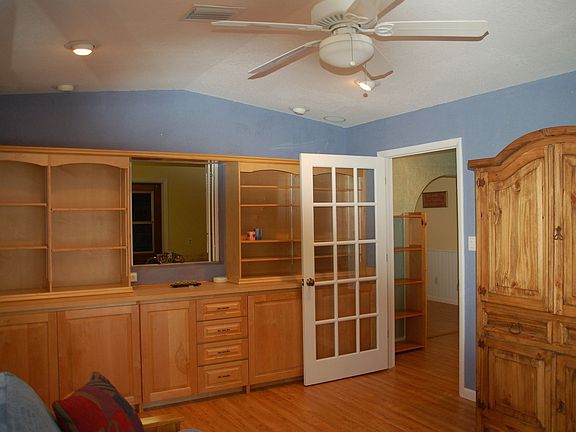 2nd image of 135 Clubview Dr #136
