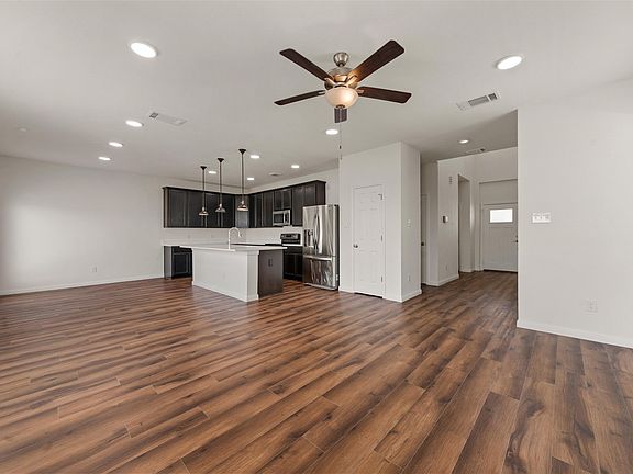 4th image of 1520 Elise Ave