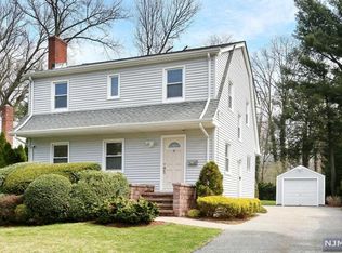 24 Palmer Ave, Tenafly, NJ 07670