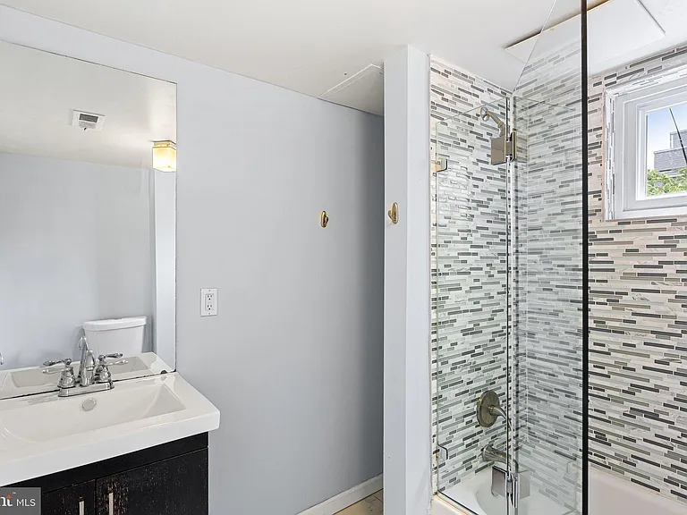 1240 Federal St — Photo 19