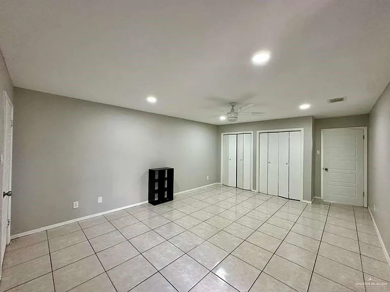 900 E Dallas Ave #17 — Photo 17