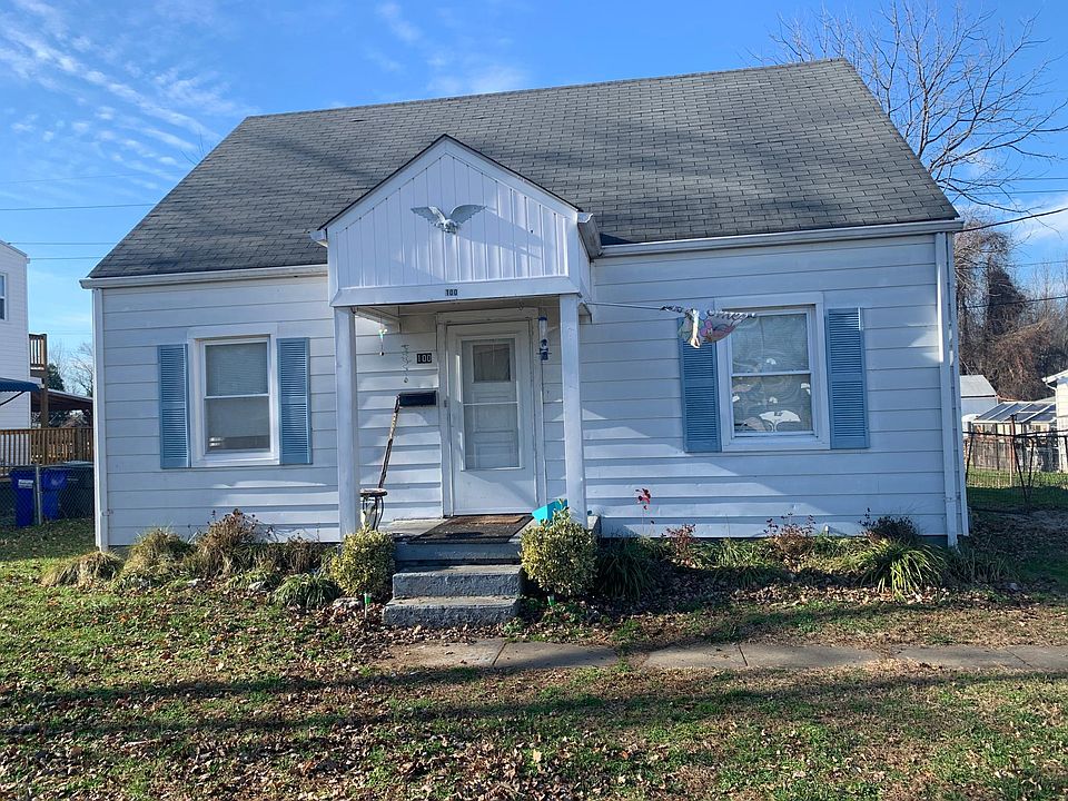 4 bedroom, 1 bath, living room, kitchen and laundry room. Large lot.