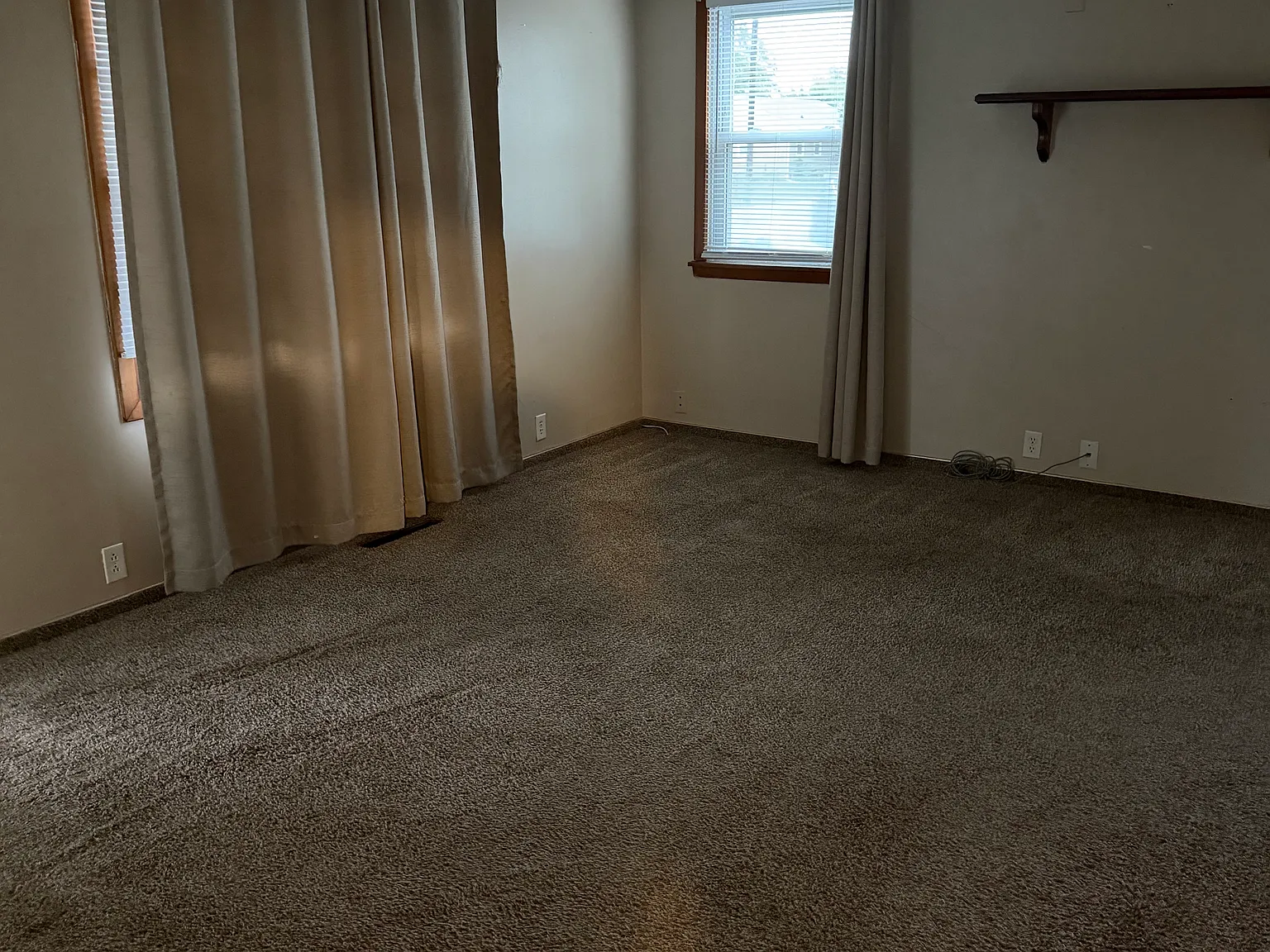 3 bed, 940 sqft, $1,500 — Photo 2