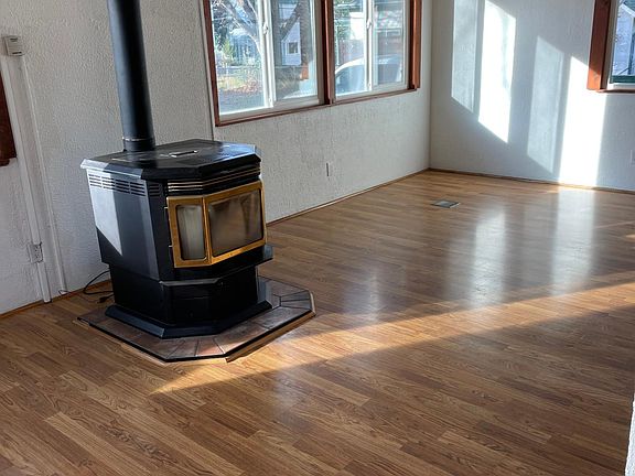Pellet stove