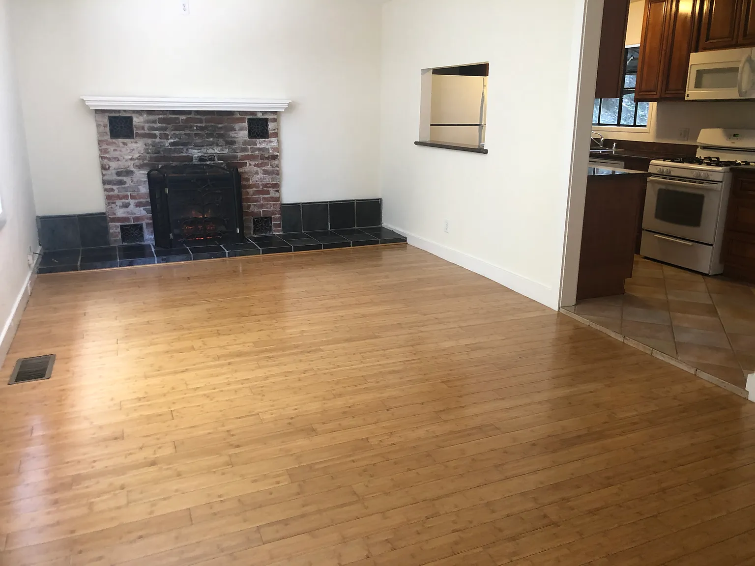 5 bed, $4,995 — Photo 2