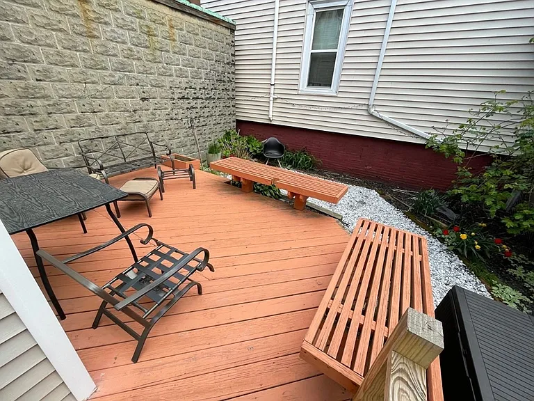 160 Dorchester St #2 — Photo 8