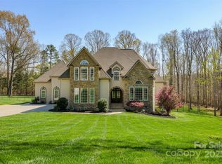 2017 Colorado Ct, Lancaster, SC 29720