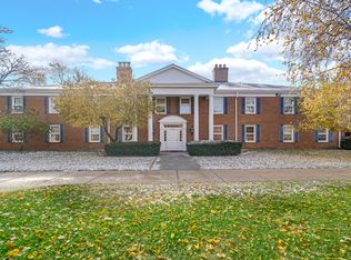 521 Coventry Ln APT 12, Crystal Lake, IL 60014