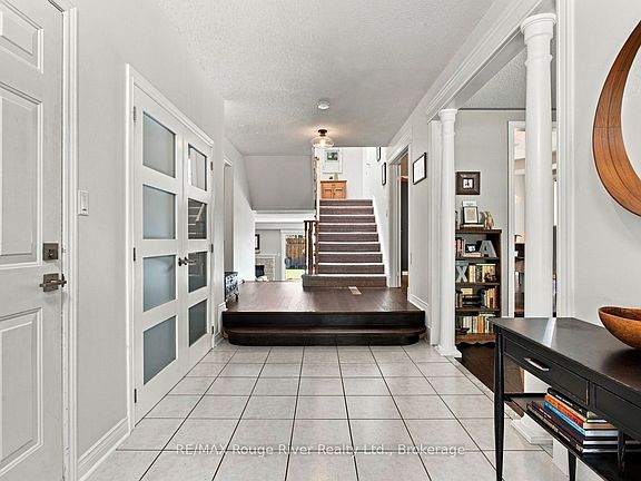 3rd image of 52 Mortimer Cres