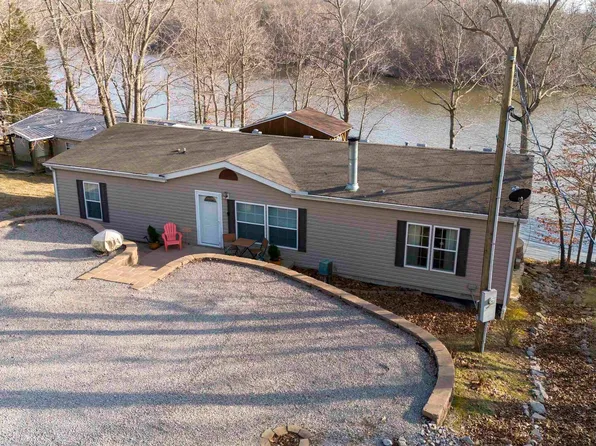 2360 Egyptian Hills Dr, Creal Springs, IL 62922