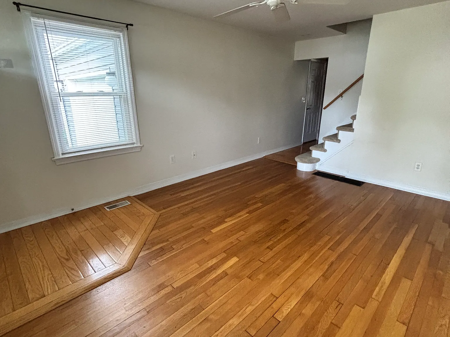 3 bed, 1020 sqft, $2,100 — Photo 4
