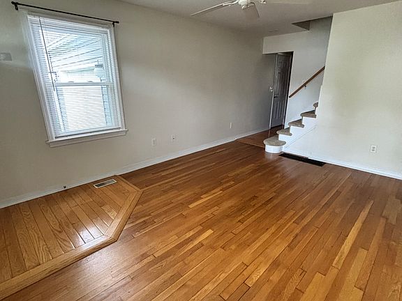 4th image of 1783 Gerrard Ave